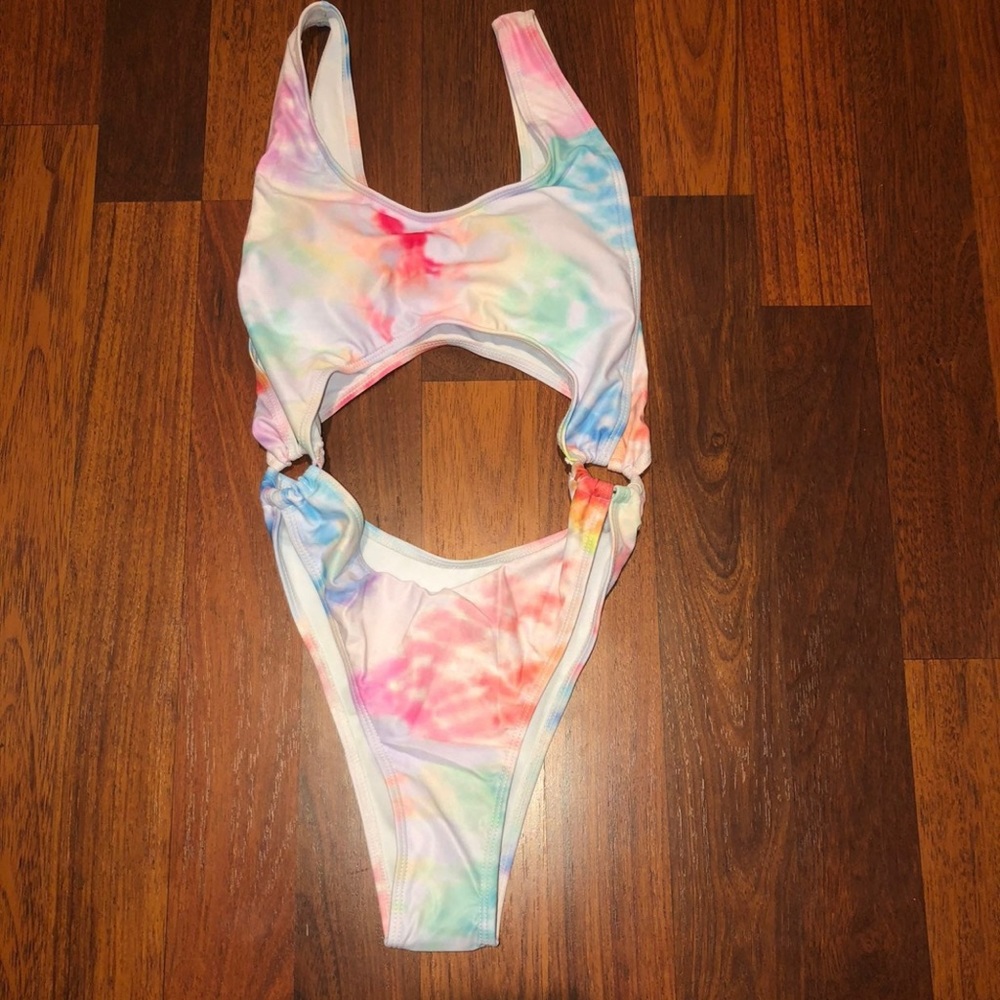 Shein swimsuit - Picture 5 of 5